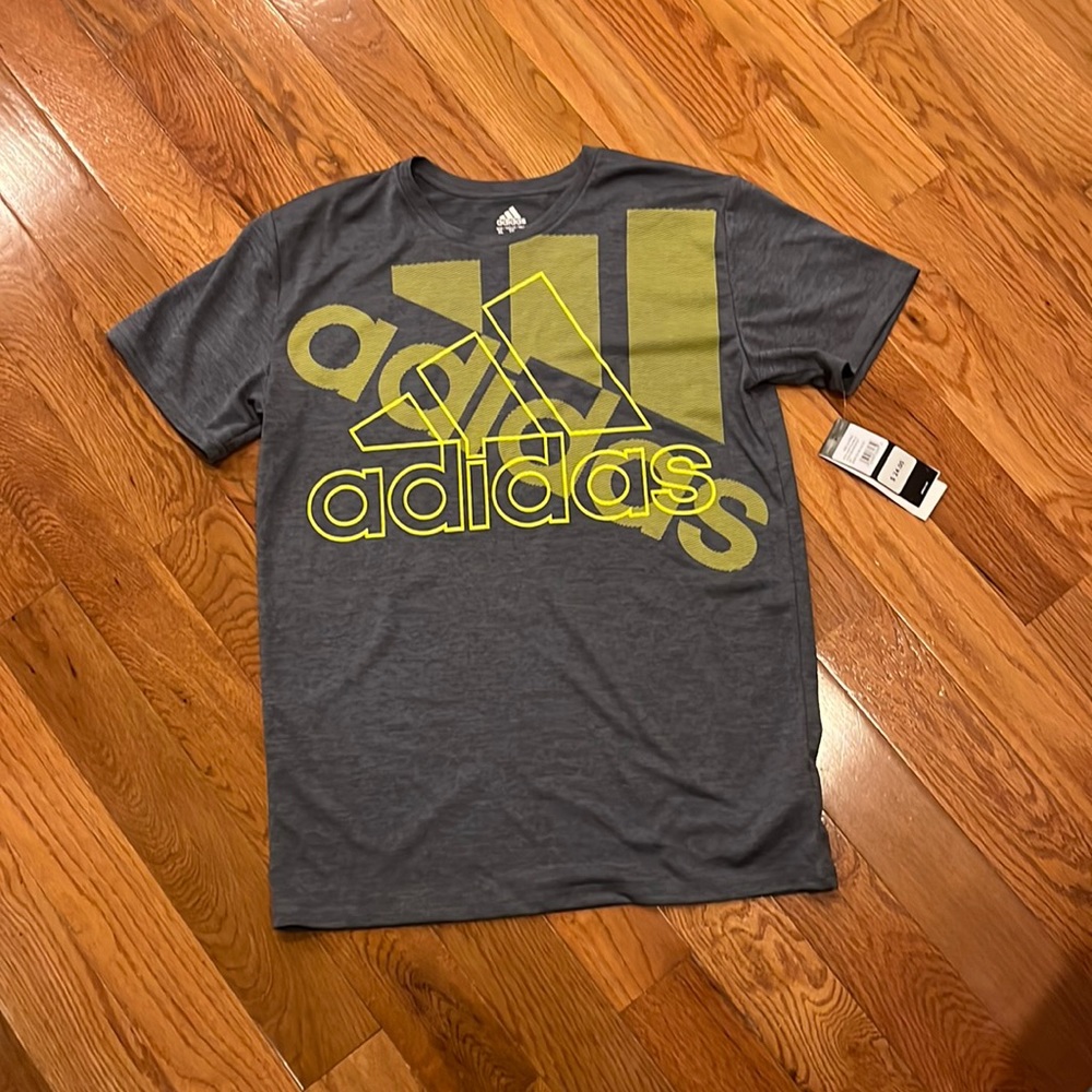 New adidas dry fit tshirt boys xl 18/20